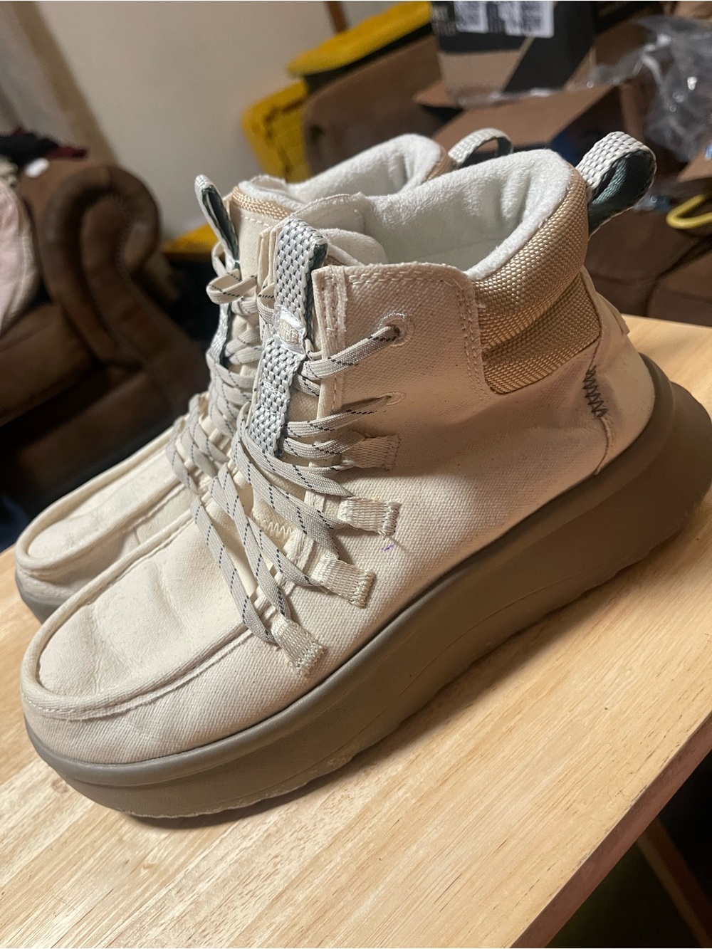 Hey Dude Women's Wendy Peak Apres Coated Twill Walnut Shoes size 8